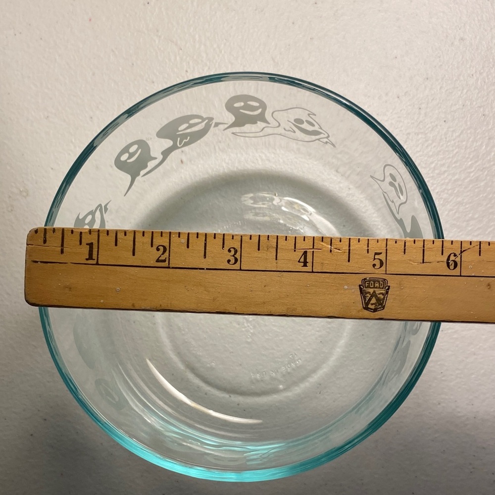 Pyrex Ghost Pattern Clear Glass Bowl - Picture 9 of 10